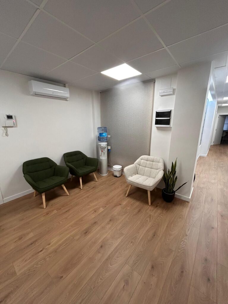 sala de espera de clínica de fisioterapia cerca de ti en Valencia